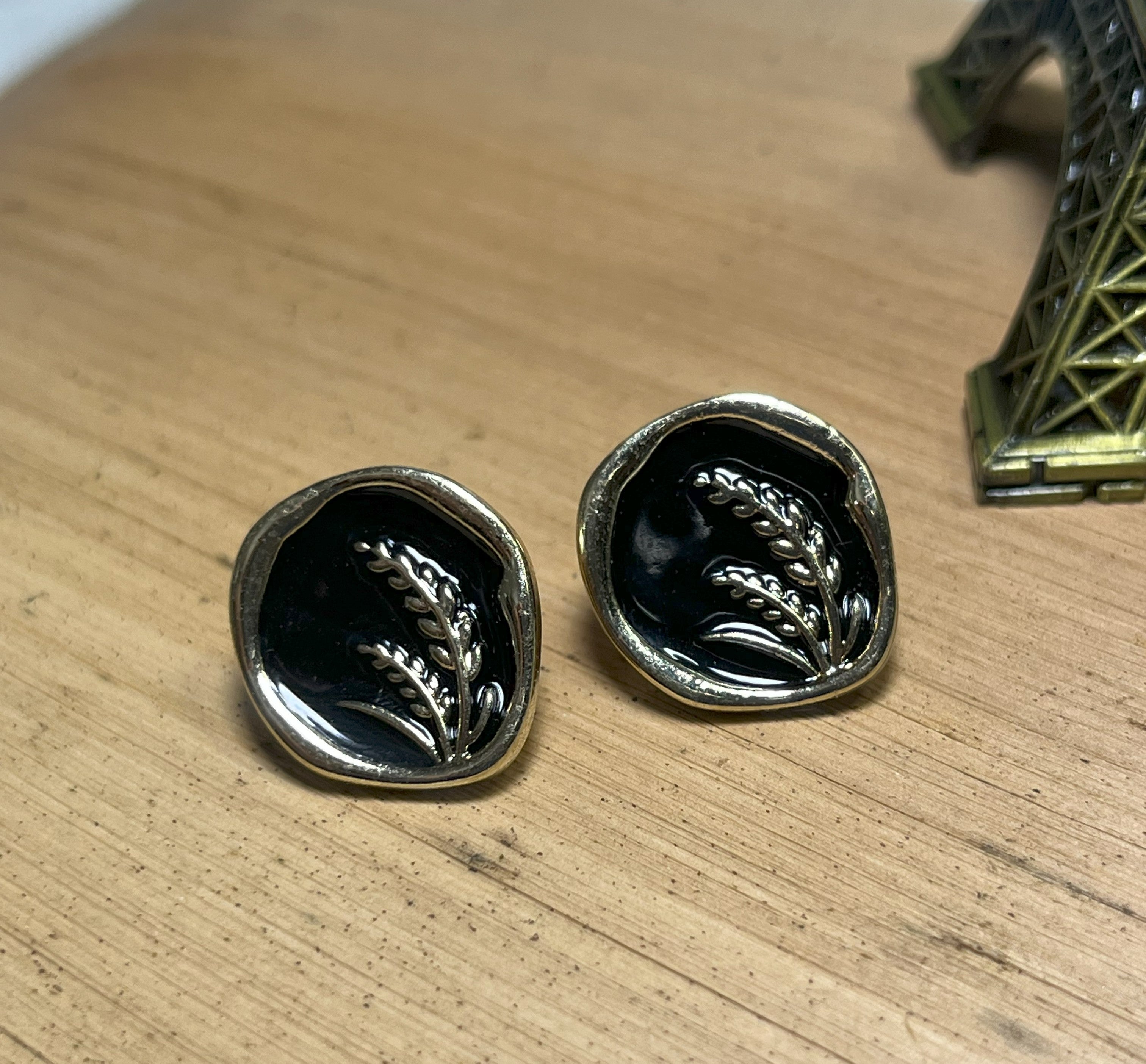 🌿 Vintage Wax-Stamp Studs – Premium Charm