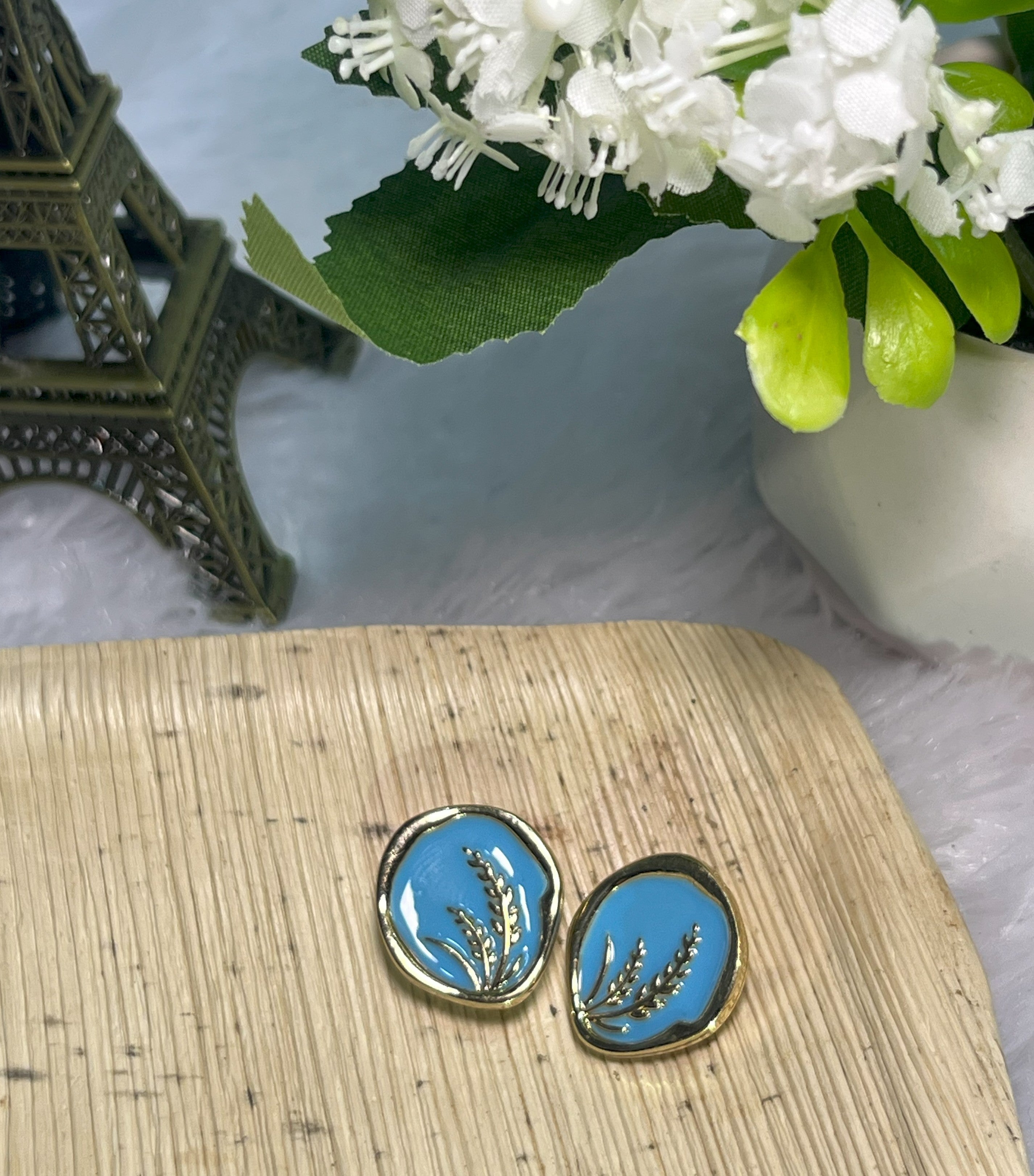 🌿 Vintage Wax-Stamp Studs – Premium Charm