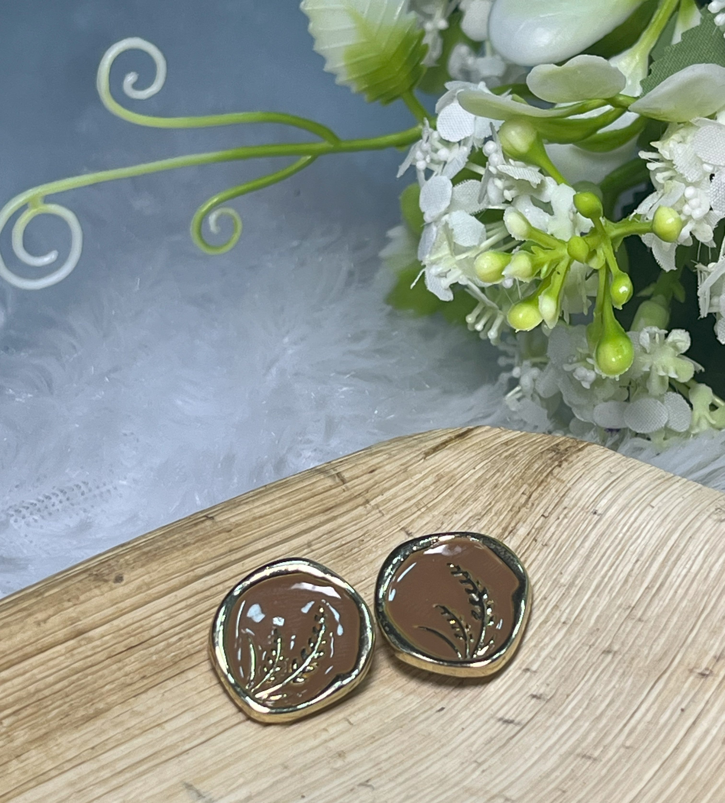 🌿 Vintage Wax-Stamp Studs – Premium Charm