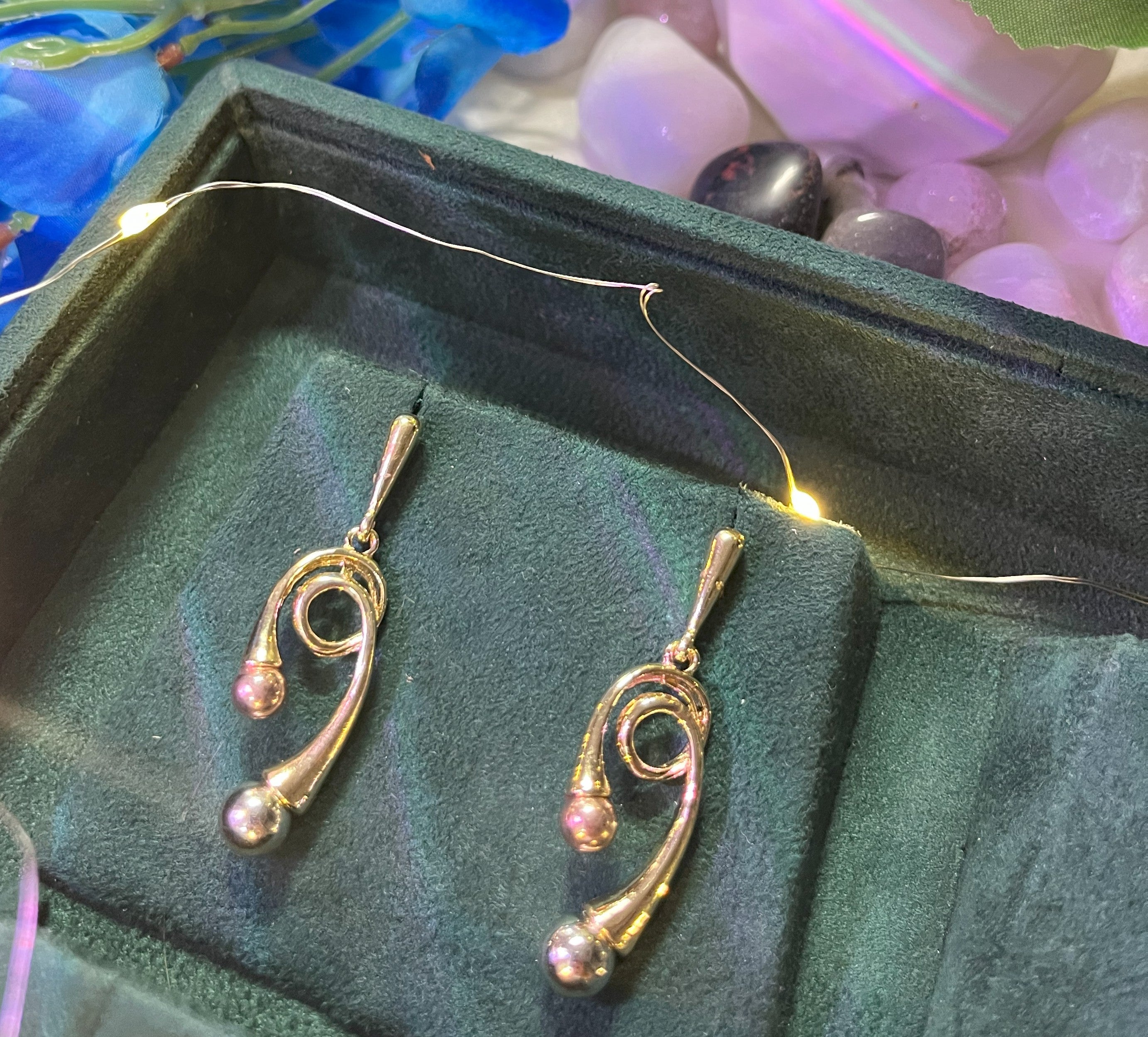Elegant Swirl Drop Earrings – High Shine Finish | Premium Anti-Tarnish Design