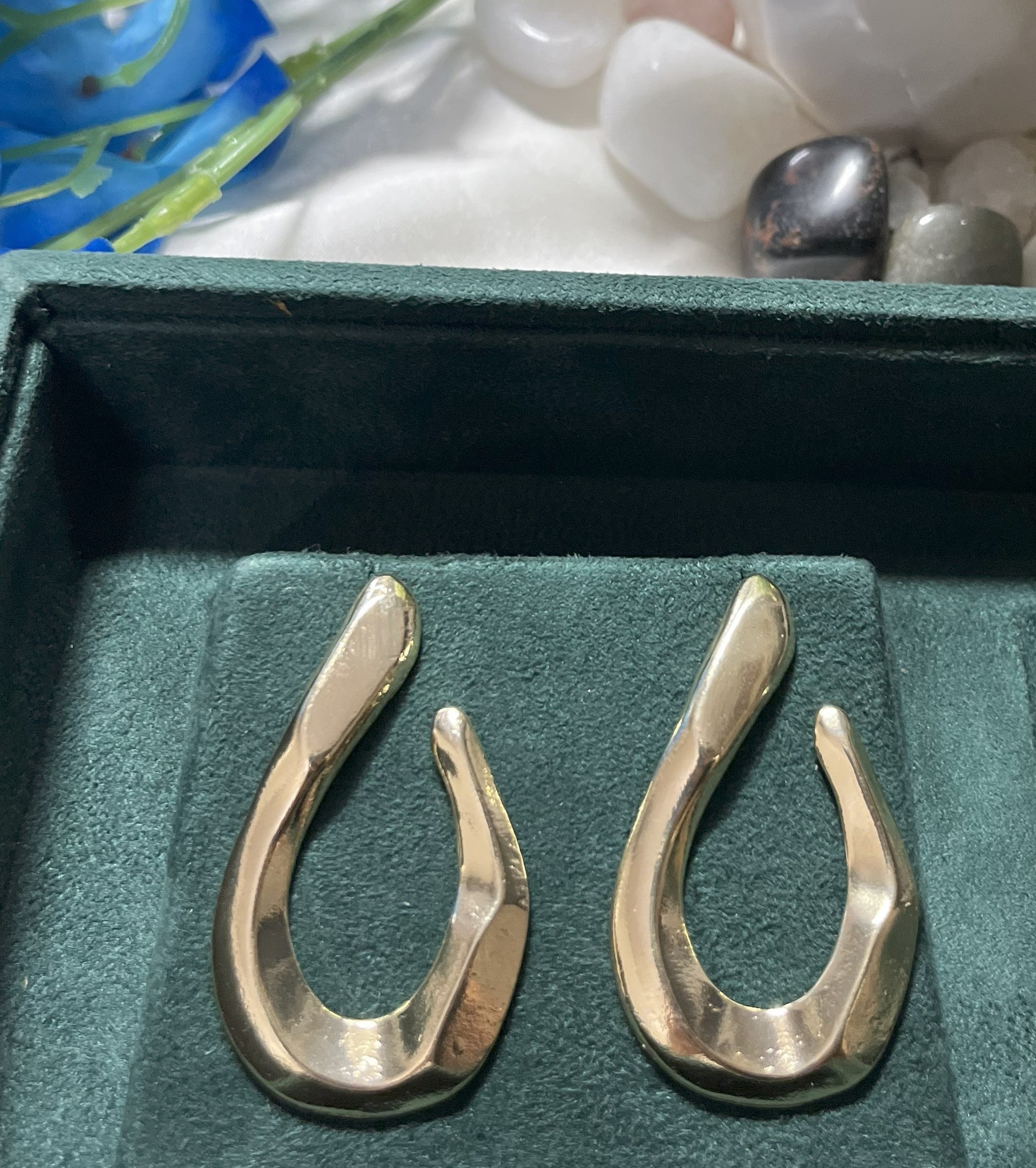 Abstract Loop Earrings – Glossy Finish | Anti-Tarnish Design