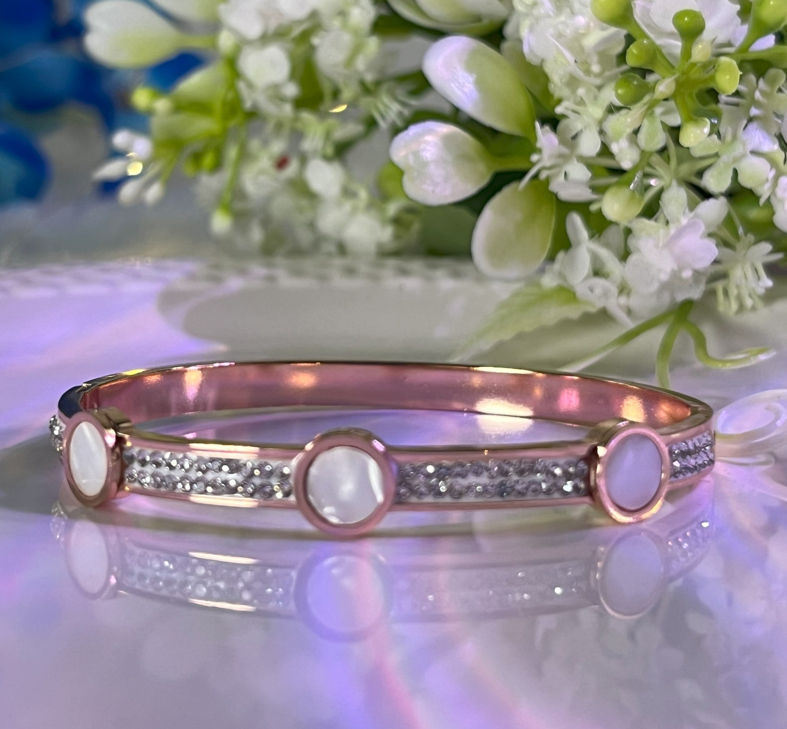 🤍 Pearl Sparkle Gold Kada