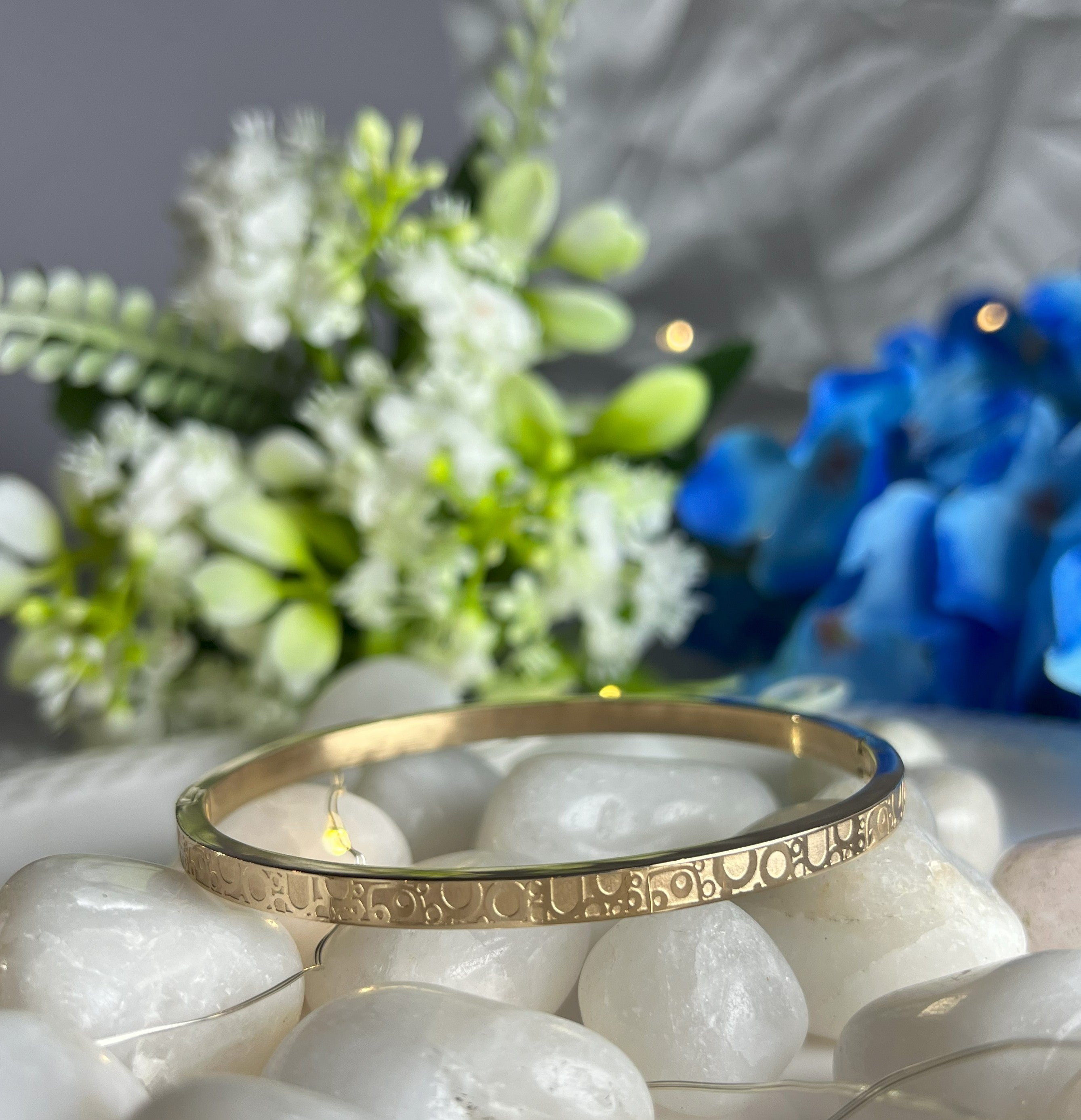 Elegant Engraved Circle Kada