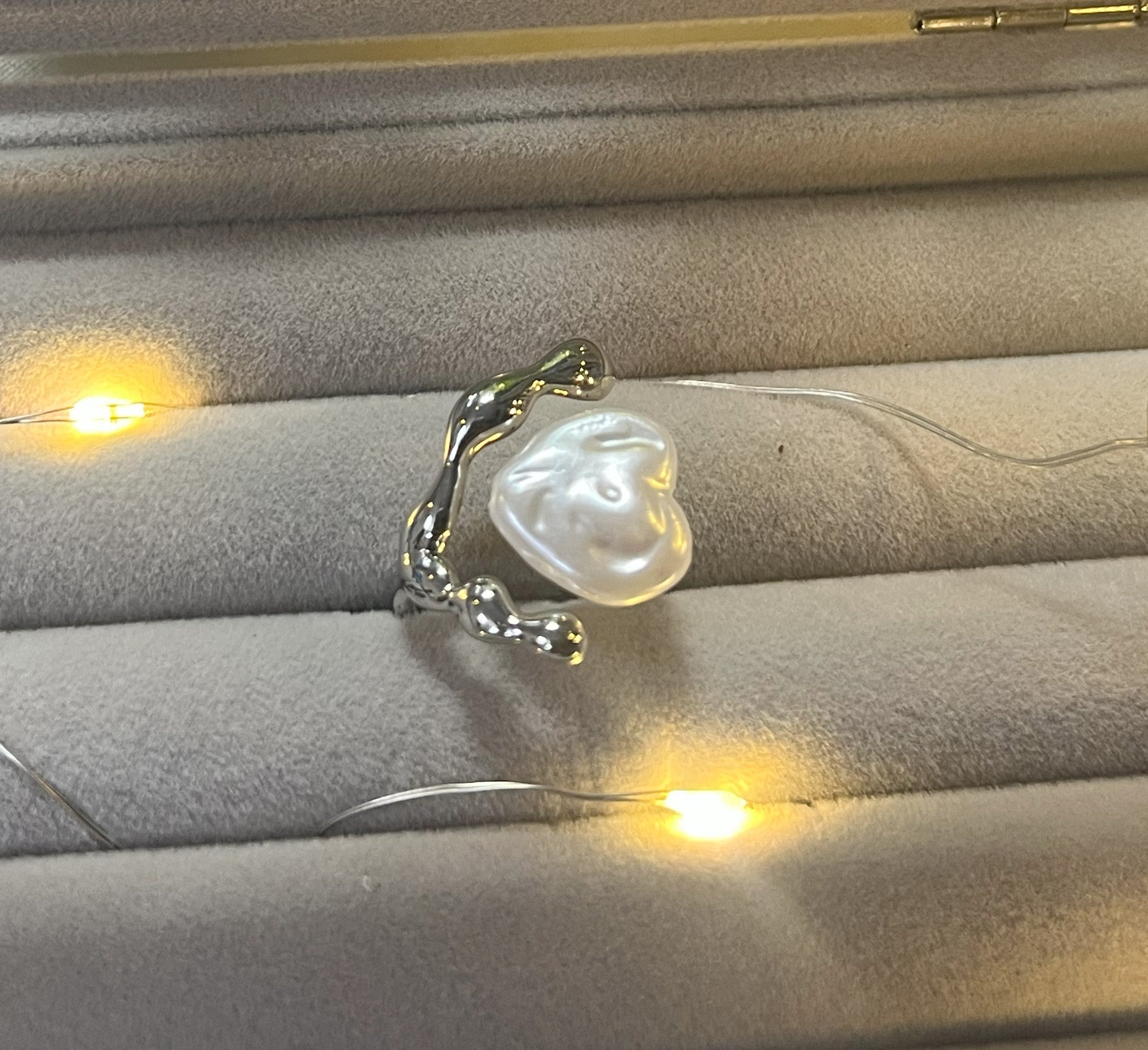 Golden Branch Heart Pearl Ring